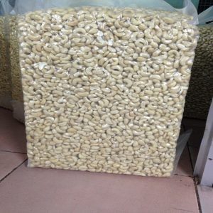 CASHEW NUTSCASHEW NUTS